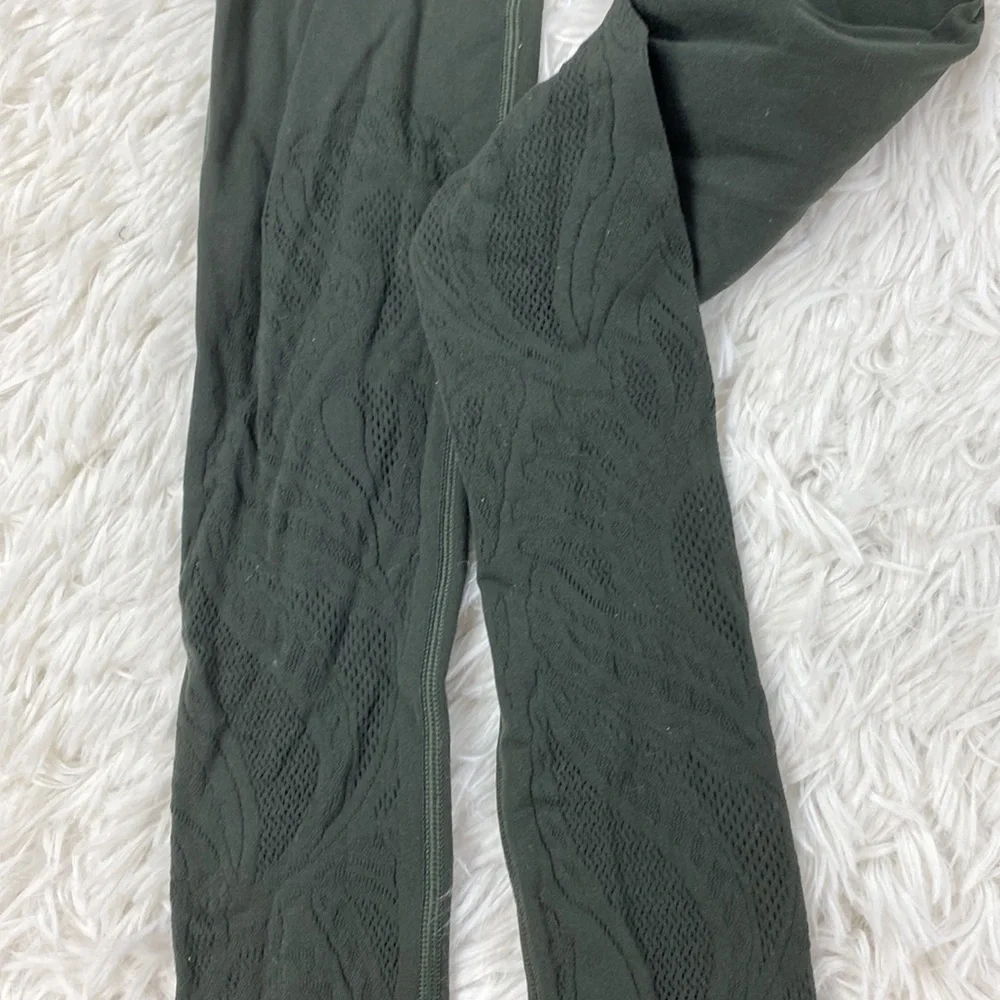 Lululemon Reveal Tight *Lattice Paisley 28